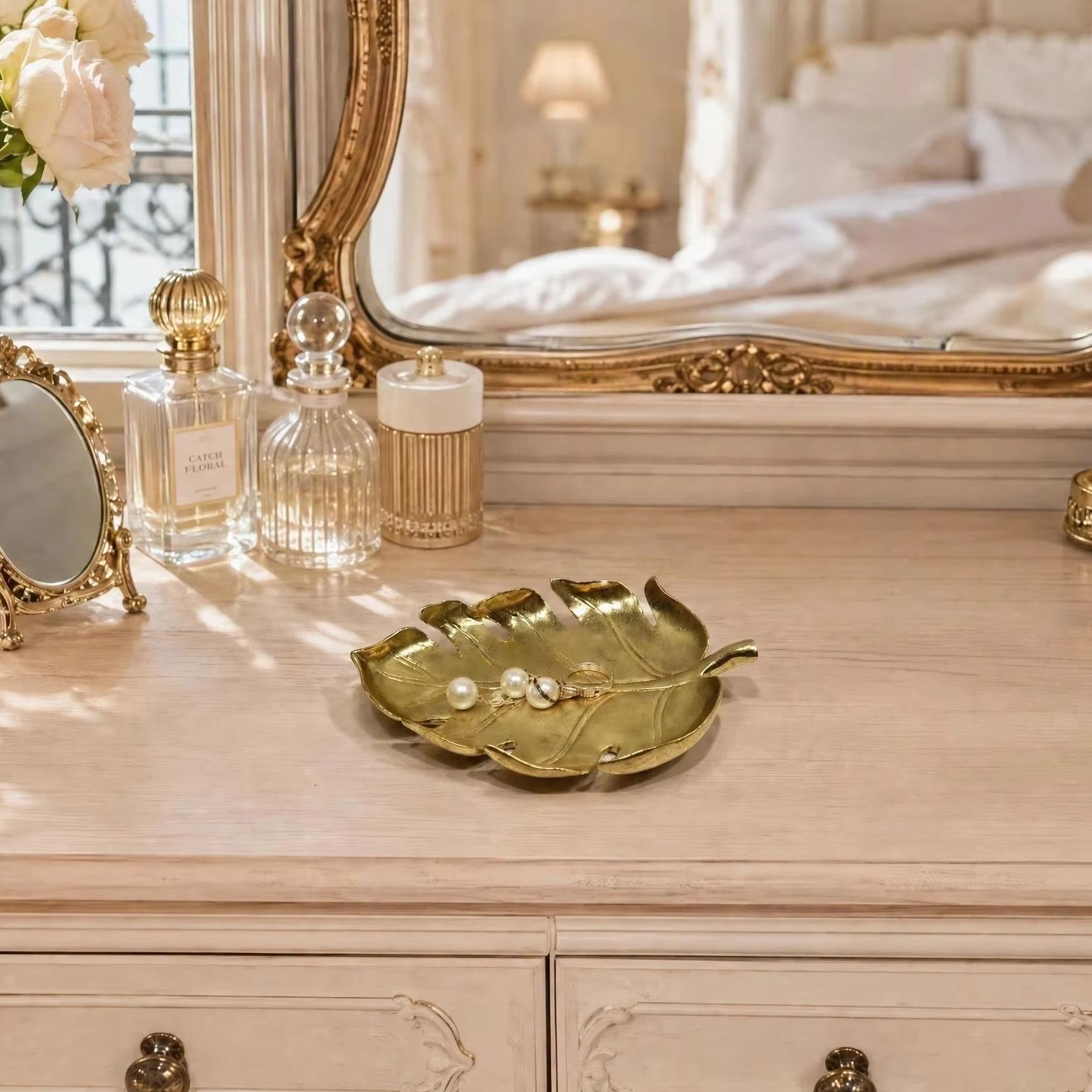 Light Luxury Golden Leaf Stora - đánh giá và giá Jewelry Making Desk